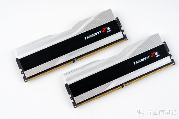 DDR5超频潜力窥探——芝奇 Trident Z5 幻锋戟6800灯条开箱简测