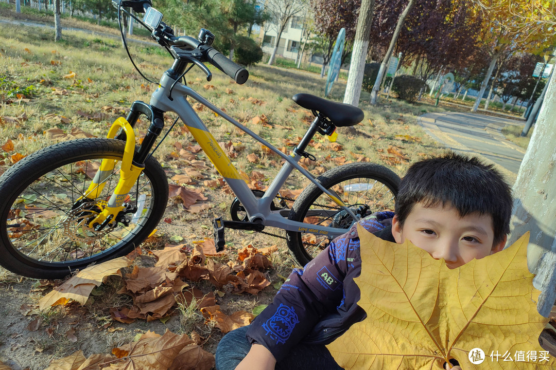 孩子1天学会骑自行车，还得是有好自行车承载啊！