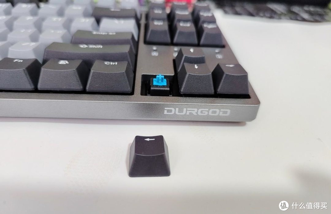 有颜值有实力！上分学习好帮手！杜伽K320W经典机械键盘测评！