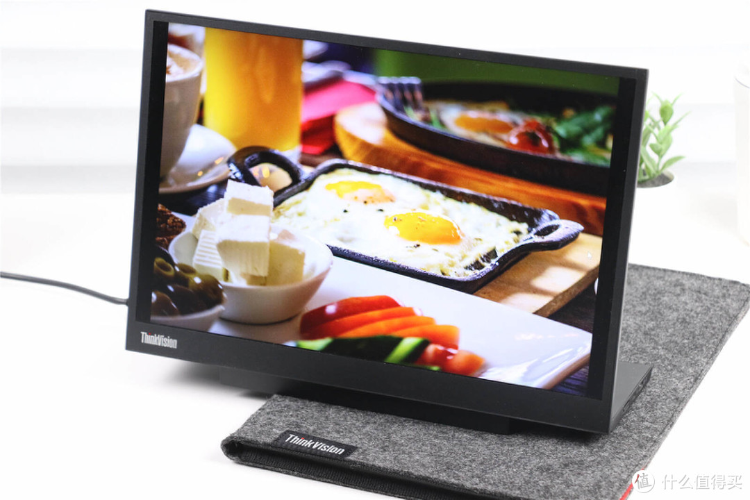 纤薄便携 2.2K超高清IPS屏 硬件低蓝光护眼 ThinkVision M14d便携屏全方位评测