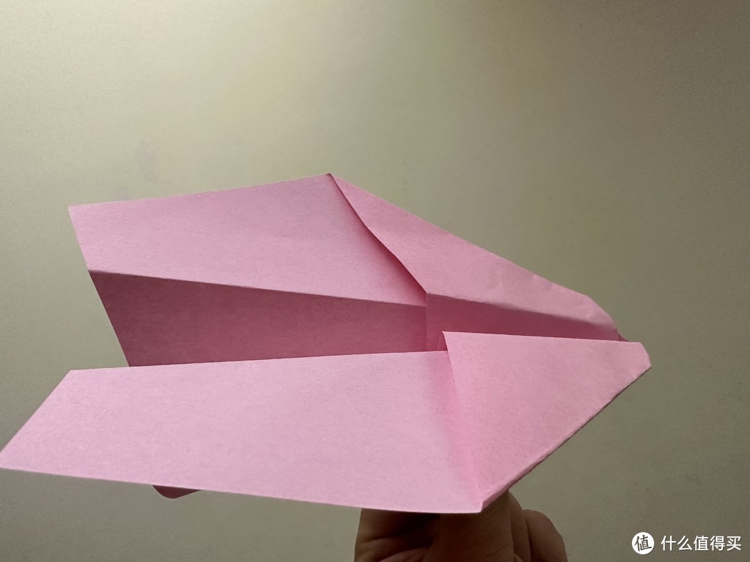 我用一张A4纸给孩子折了纸飞机✈️连他们老师都想要玩！🤣
