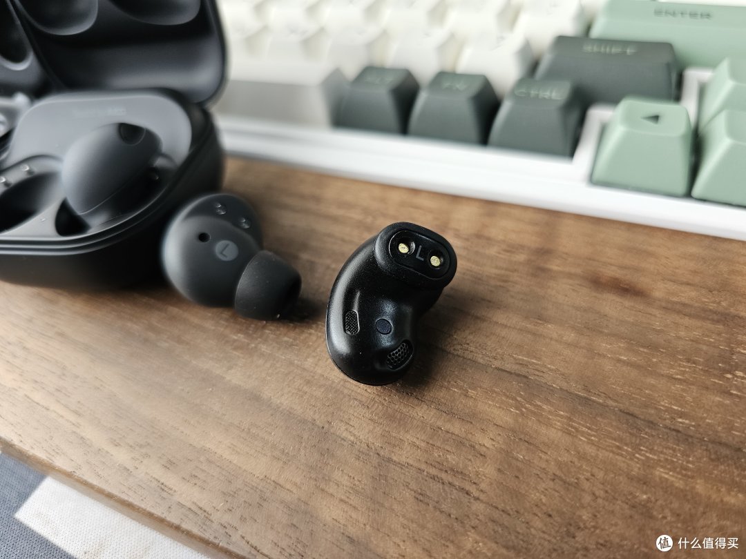 买手机送耳机三星buds2pro附budslive对比