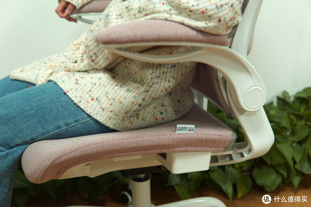 舒适再升级，永艺人体工学MISS女性椅新鲜体验
