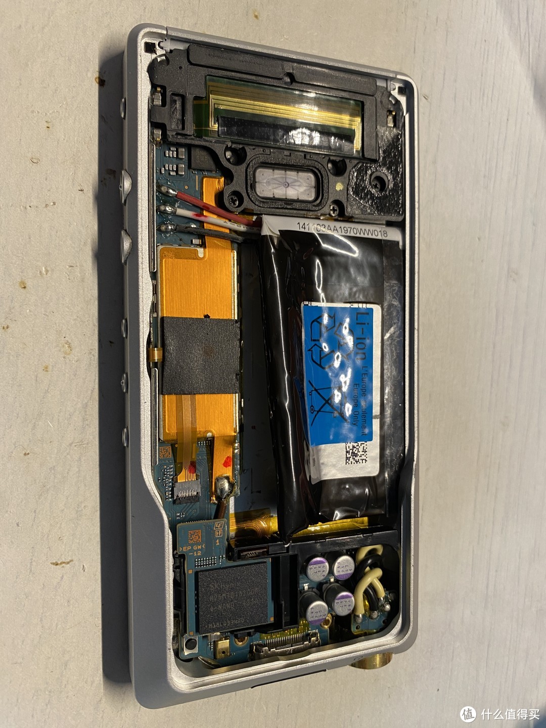 索尼35周年无损音乐播放器ZX1更换电池教程