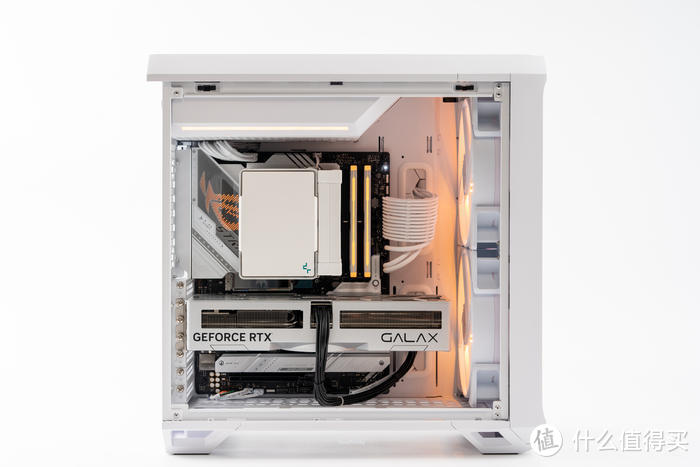 紧凑短风道——ROG Z790 吹雪+分形工艺 Torrent Compact 装机展示