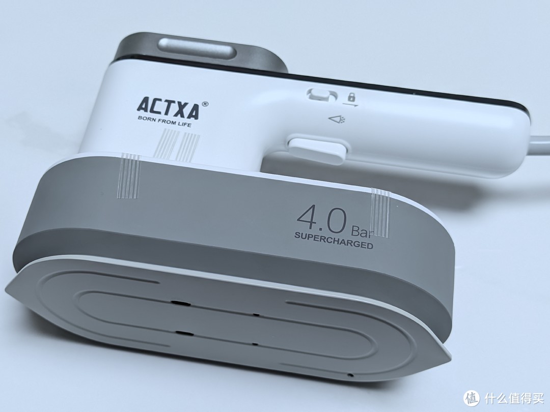 ACTXA阿卡驰手持增压挂烫机 AI-H01：小身材，大增压，轻松打理所有衣物，无论居家还是出差旅游都ok！