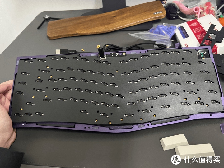 你是否需要一把 Alice 配列的人体工学机械键盘？Keychron Q10 暗紫色套件+佳达隆 CJ 轴测评体验