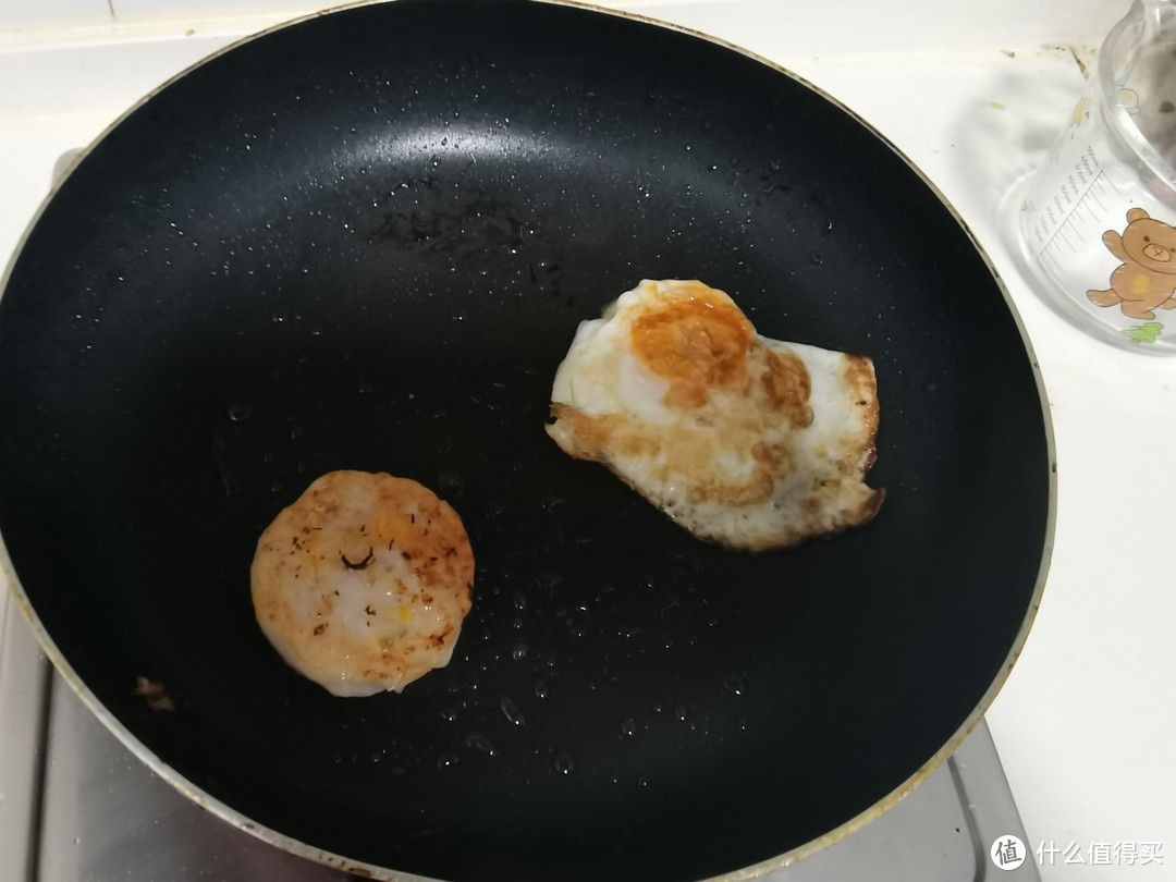 春天了开启减脂餐：全麦吐司夹煎蛋和虾饼