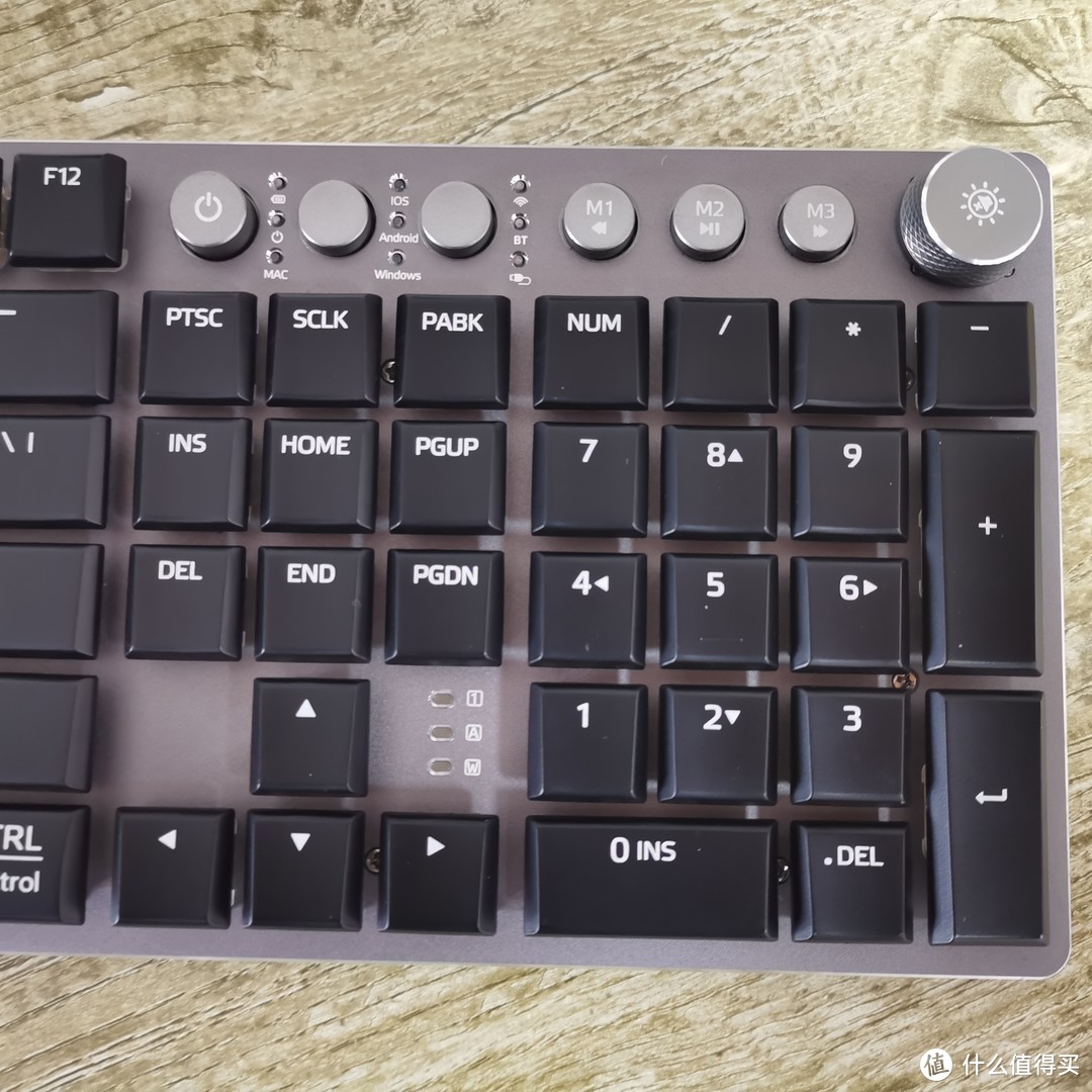 升级下，无线机械键盘用起来——狼蛛F2090矮轴超薄机械键盘