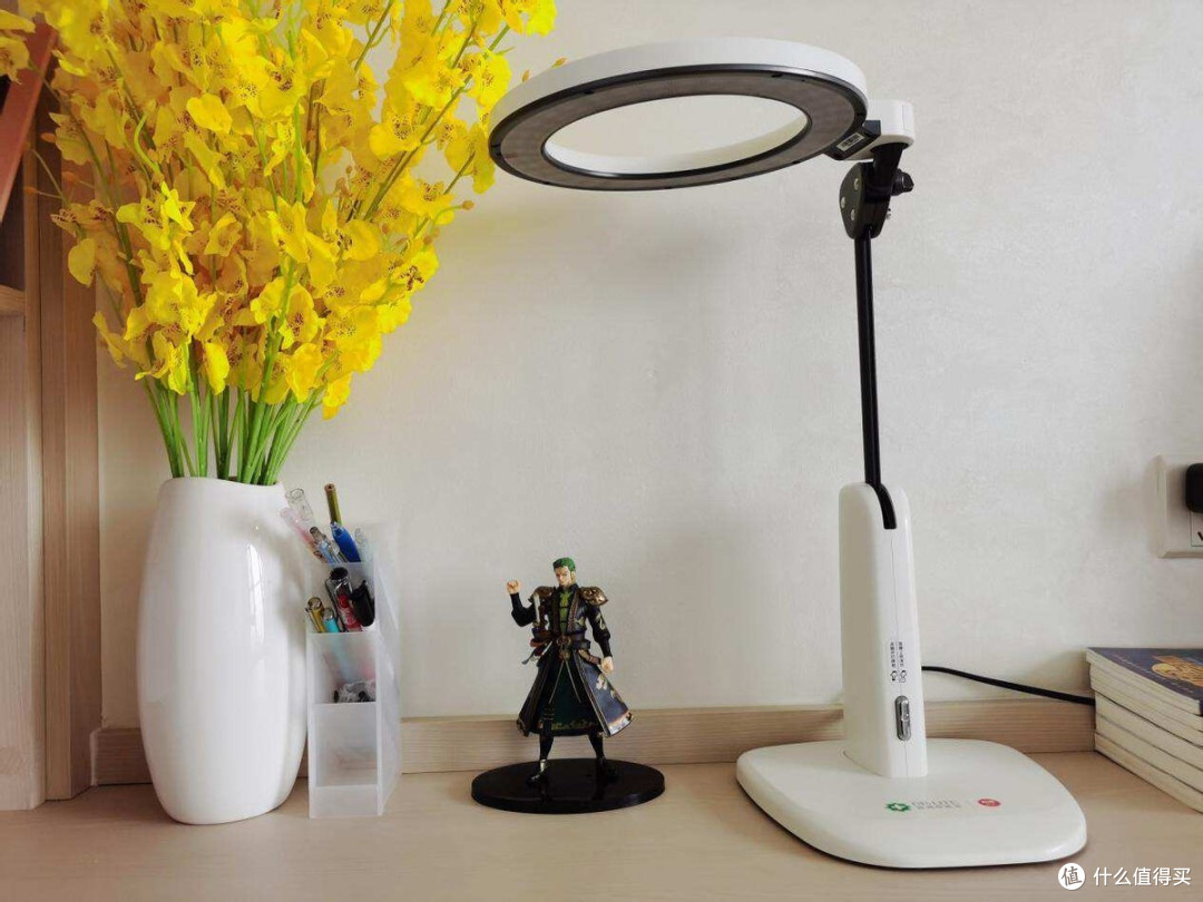 滤蓝光红光护眼双重防近视爱德华医生天使之光2护眼台灯测评