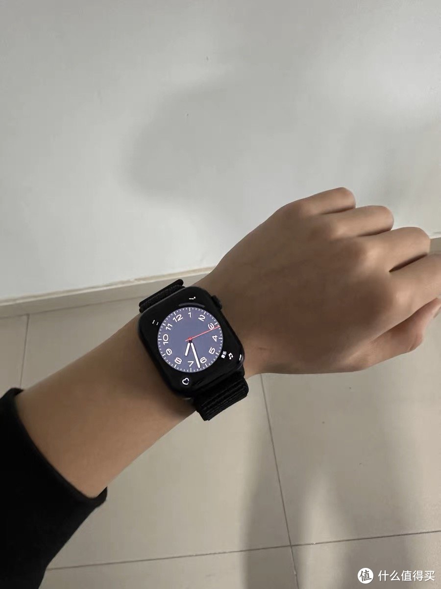Apple Watch Series 8午夜色铝金属表壳