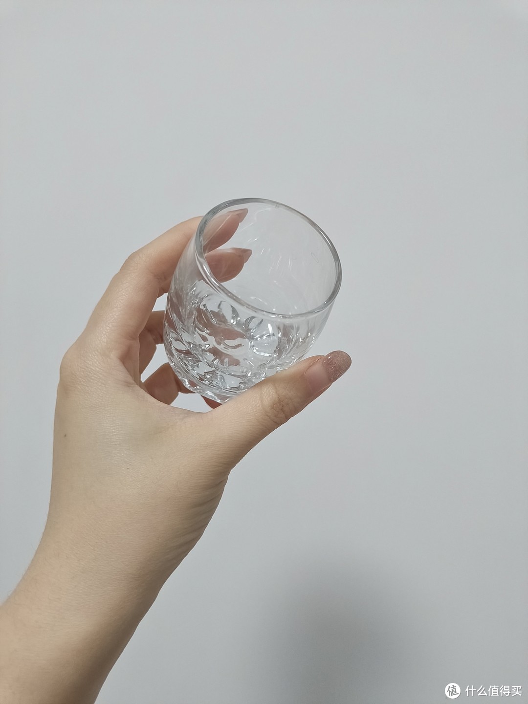 想要喝烈酒，还得用这种小号玻璃杯，既复古又好用。