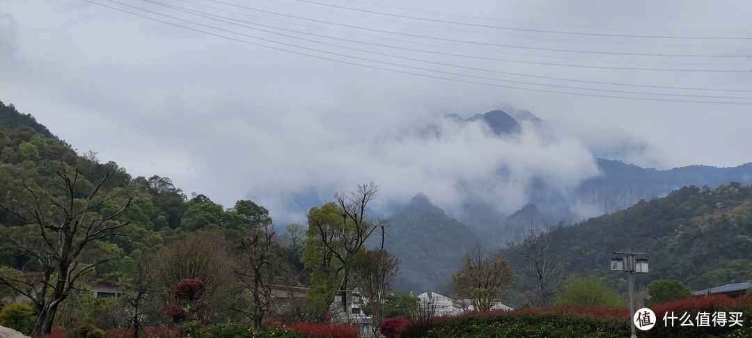 雁荡山/观音洞游记攻略民宿/住宿餐饮/十二生肖雕塑/山涧的庙宇看起来怎么样？爬山经验