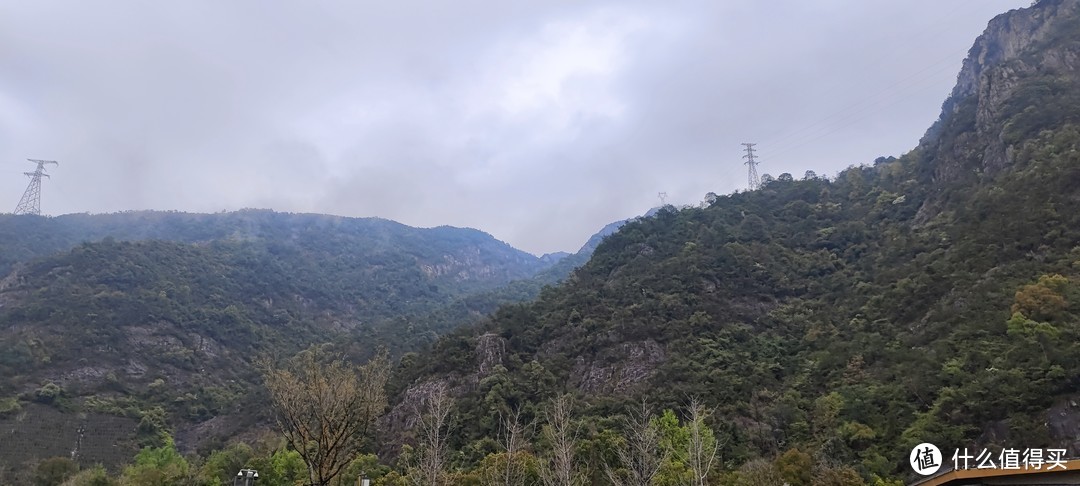 雁荡山/观音洞游记攻略民宿/住宿餐饮/十二生肖雕塑/山涧的庙宇看起来怎么样？爬山经验