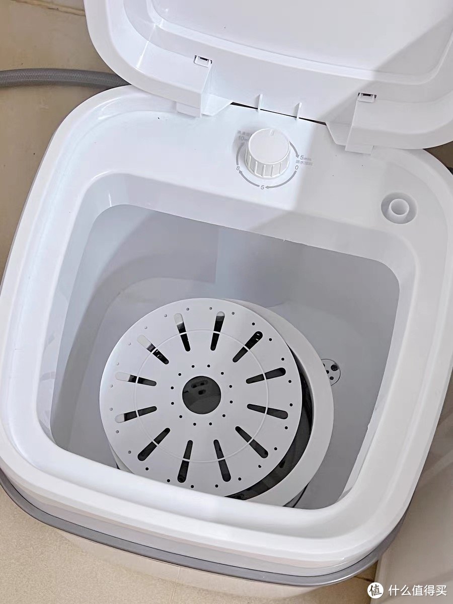你见过和垃圾桶一样的迷你洗衣机吗？