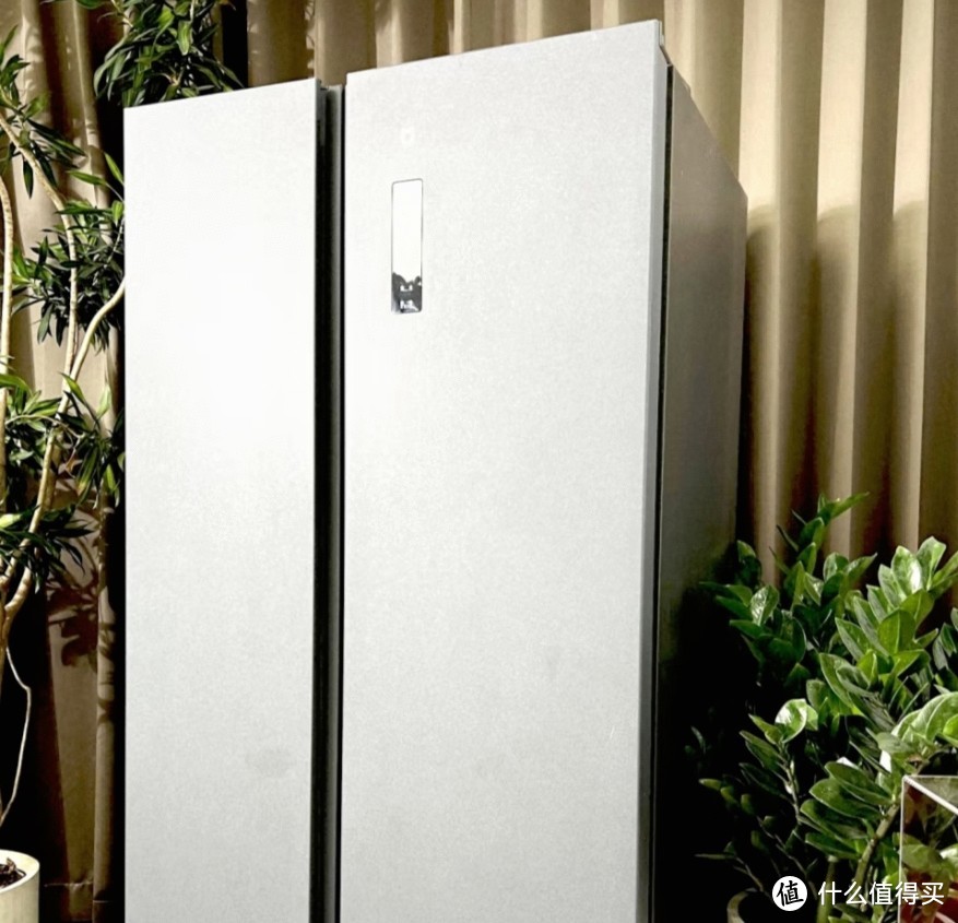 超大容量的冰箱才能有满满的安全感，米家610L 大容量冰箱。