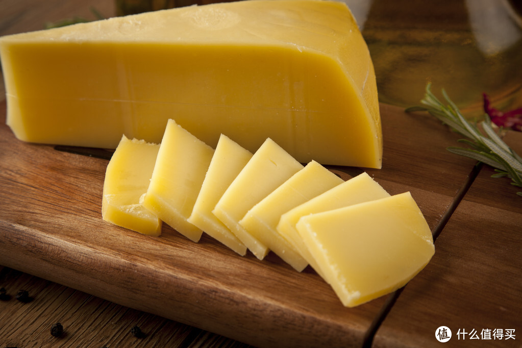 迷糊了这么多年，终于知道了芝士、奶酪、奶油、黄油有啥区别了