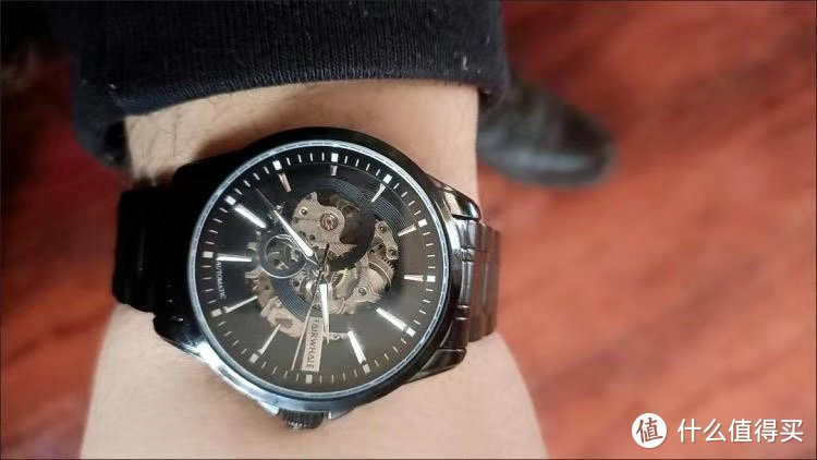 揭秘马克华菲2023最新男士机械手表，全自动镂空设计与夜光功能完美结合！