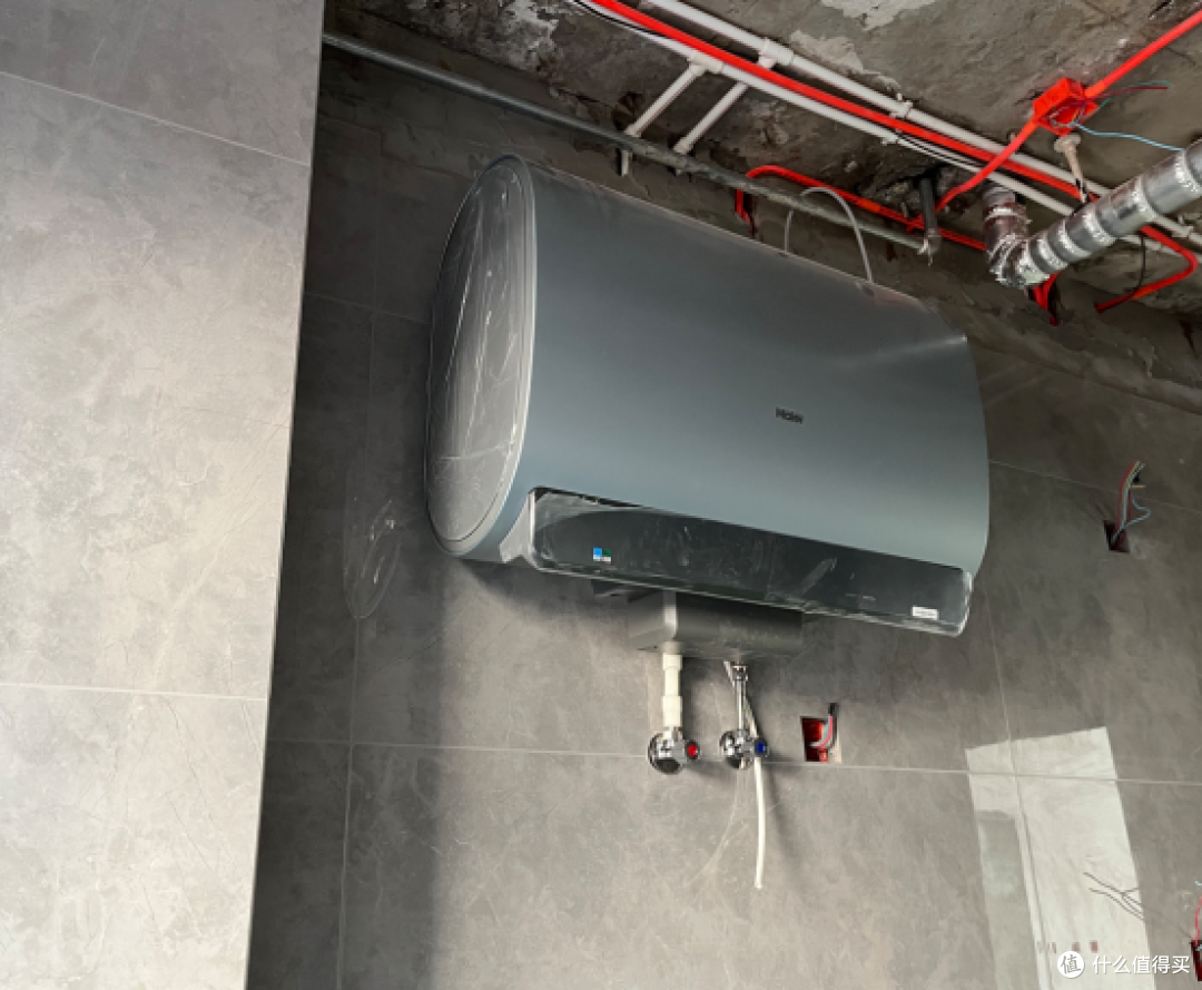 【前沿】深扒热水器选购及水电改造猫腻！燃气和电热到底哪个好？海尔美的史密斯卡萨帝佳尼特统帅……