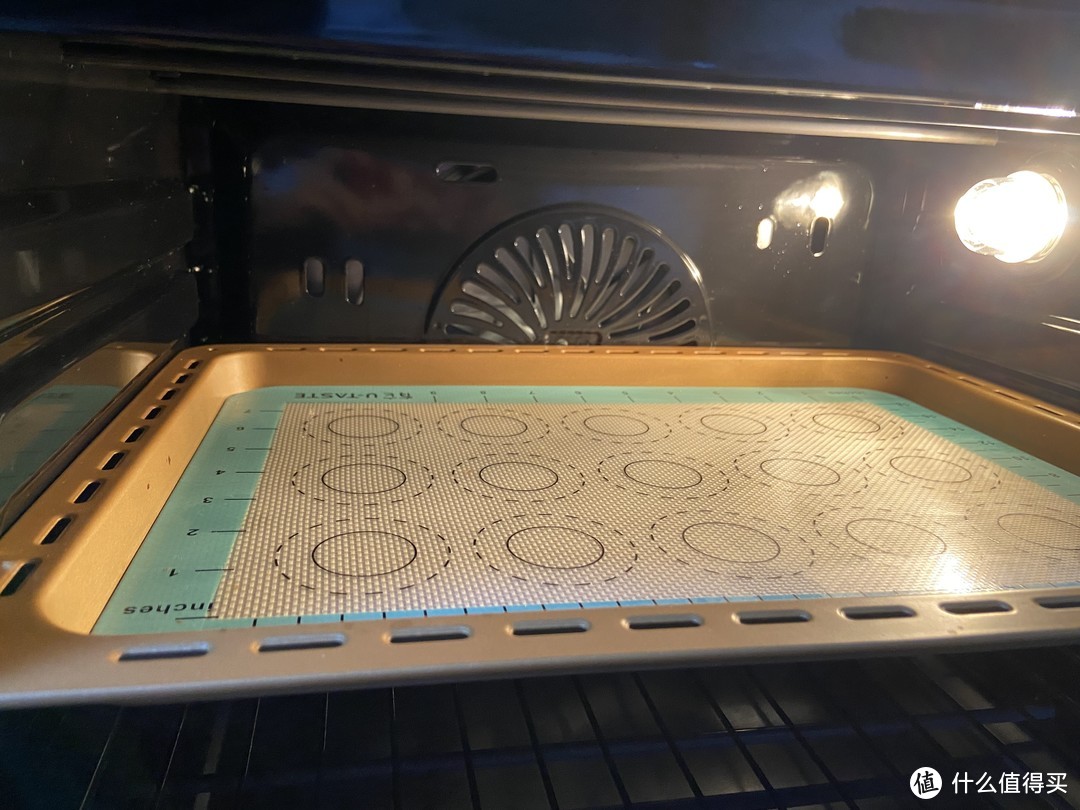 品质生活离不开的厨房装备。实测海氏烤箱真的值得买吗？分享一款“金枕蛋糕”的做法。