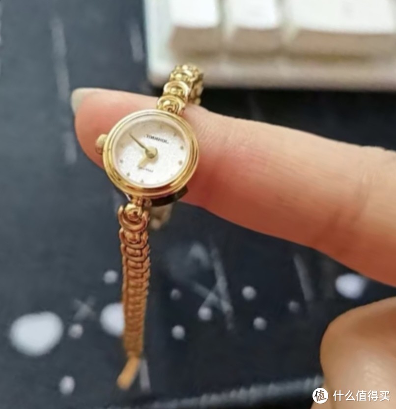 黄金手链还是18K小金表，这么精致的礼物哪个女孩子能拒绝！