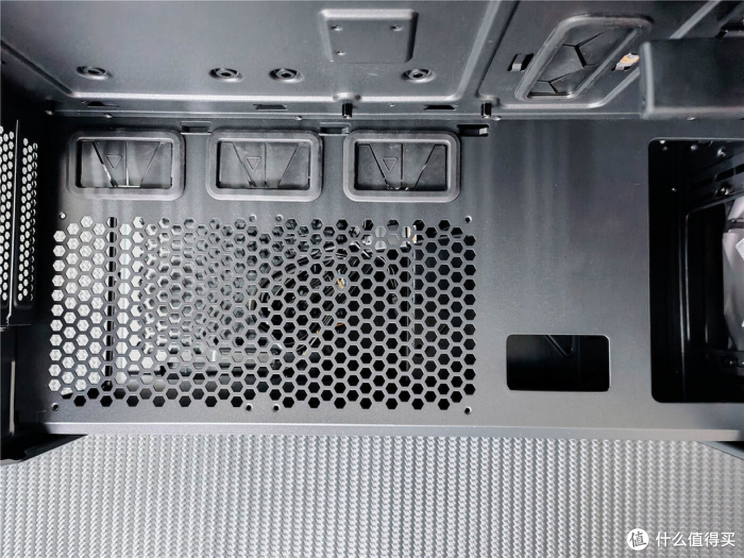 支持超大板，机械冷感可造性全面！安钛克P20C中塔机箱装机评测
