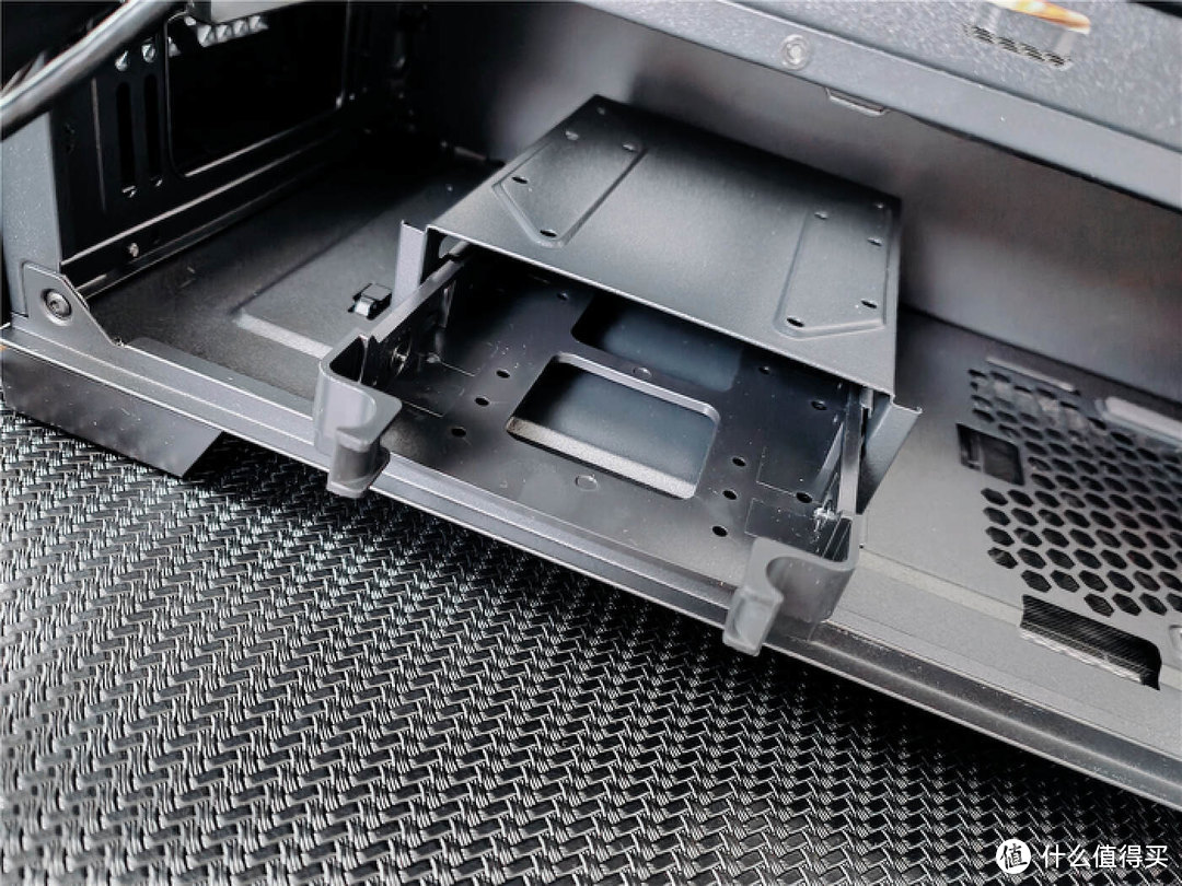 支持超大板，机械冷感可造性全面！安钛克P20C中塔机箱装机评测