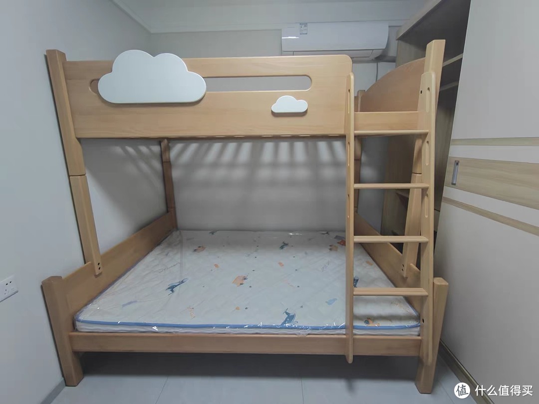 给儿童床换成上下床。