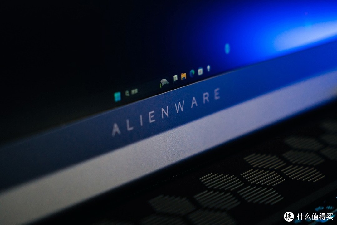 外星人Alienware m18评测：细节拉满，游戏体验新王者