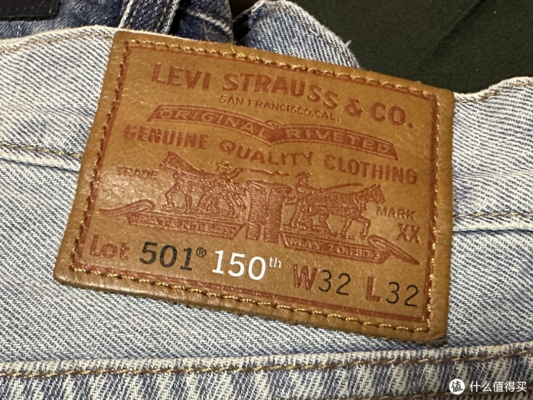 Levi’s浅蓝色牛仔裤，一买买三条，但是各有千秋