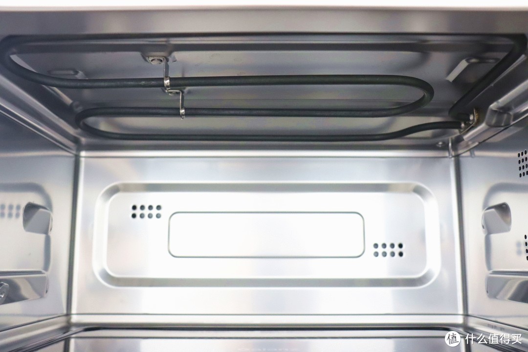 厨房空间拮据？你需要一台超能干的微蒸烤一体机！