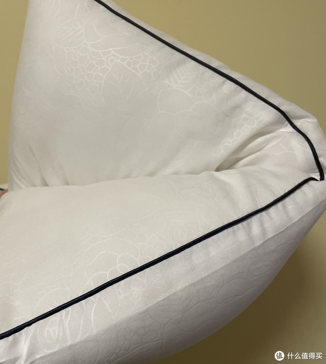 选择一个舒适的枕头能提高睡眠质量～