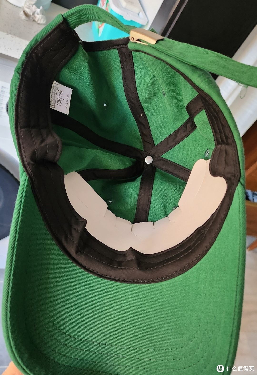 看看这个绿色的鸭舌帽吧