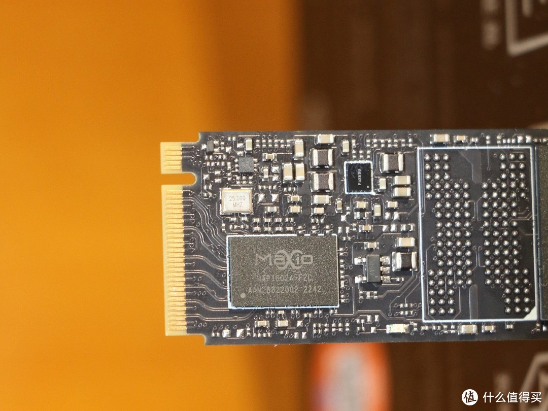 外嫩里焦的“国产真香”，舌尖上的杂牌长存PCIe4.0 SSD