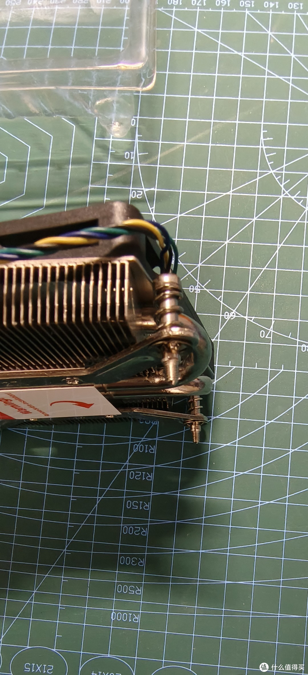 只为27mm的厚度 ID-COOLING IS-27i 超薄下吹式CPU散热器