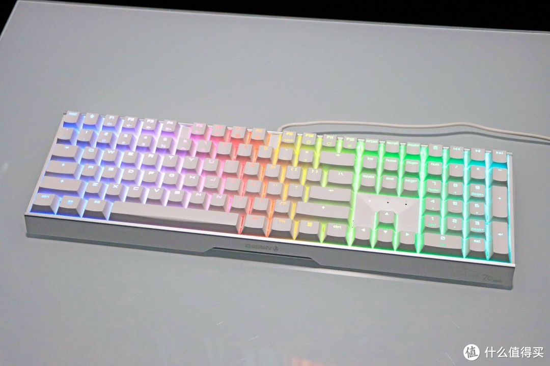 CHERRY 樱桃七十周年巨献！MX3.0S RGB 玉轴 选手版