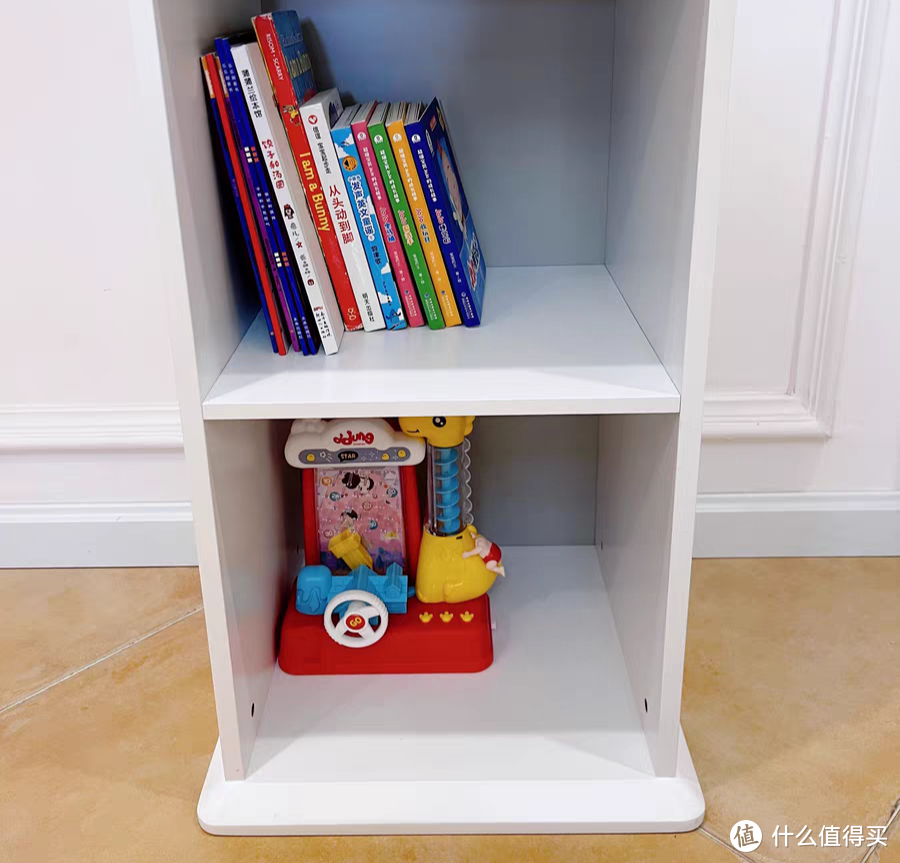 儿童房里不可缺少的书架