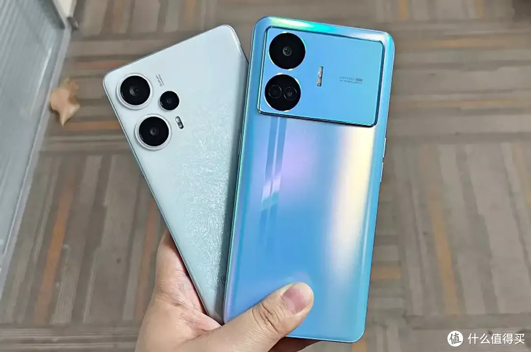 性价比两强争霸，同搭载骁龙7+gen2，红米Note12Turbo，真我GTNeo5SE怎么选？