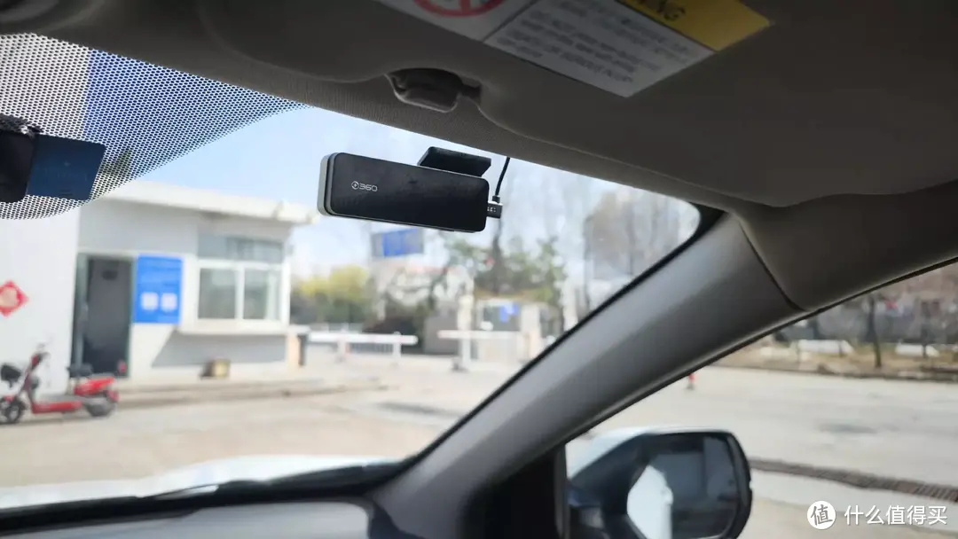 给小姨子推荐行车记录仪，安装后惊呼这是车载“GoPro”！照片可以直接发朋友圈！