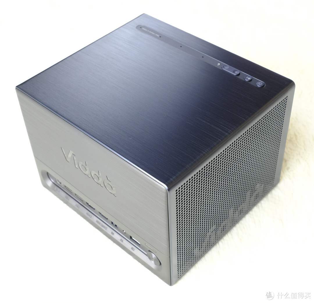 顶级4K画质,极致影音体验：Vidda C1S 4K三色激光投影仪详细使用评测