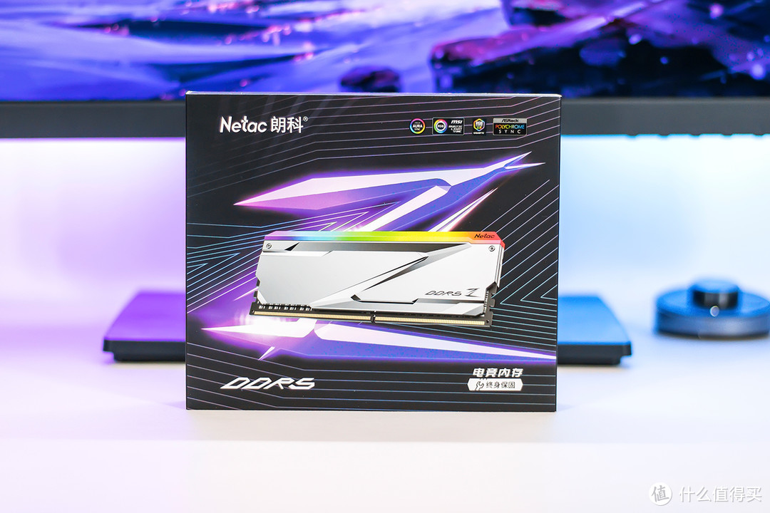 电镀金属马甲灯效悦目，已被外观颜值深深吸引，朗科Z RGB DDR5内存评测