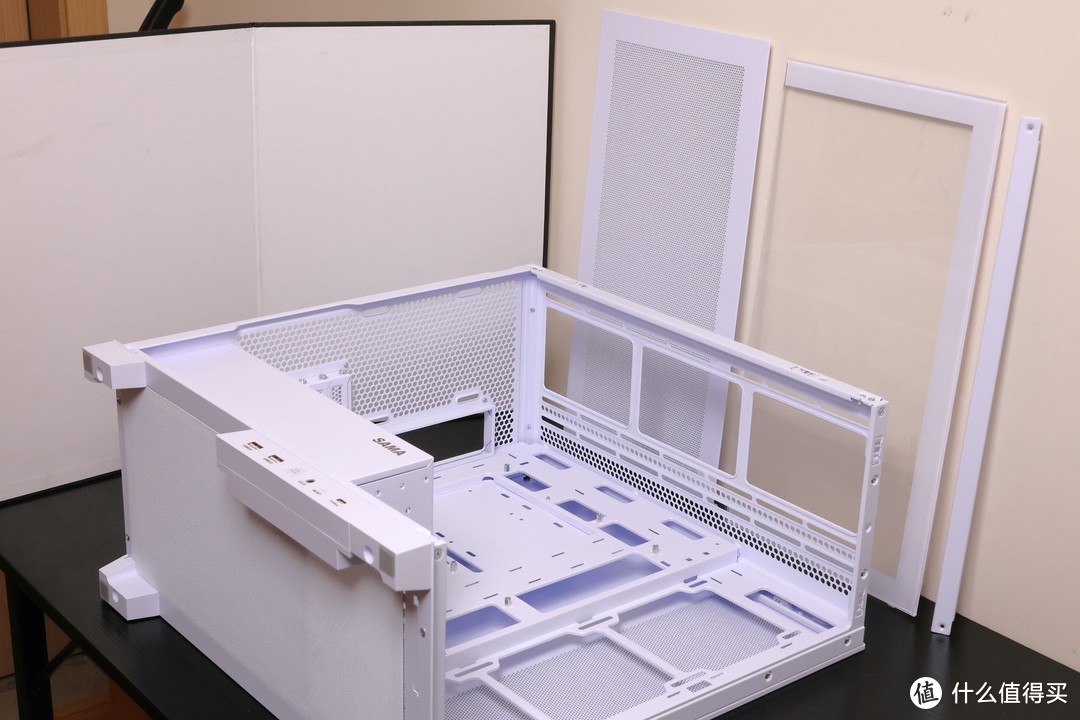 白色海景房机箱装机配置分享与性能实测  先马新境界机箱 12600K+B760+3070装机配置