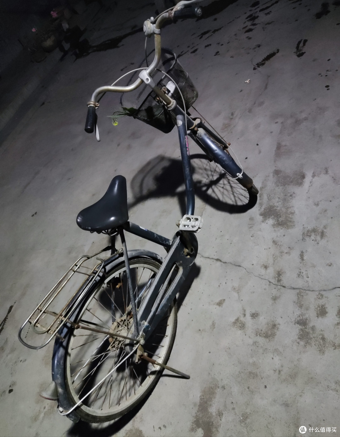 古董自行车骑着也很嗨哦