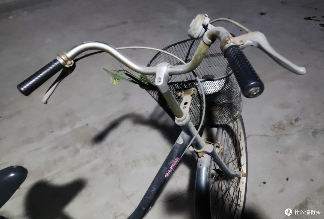 古董自行车骑着也很嗨哦