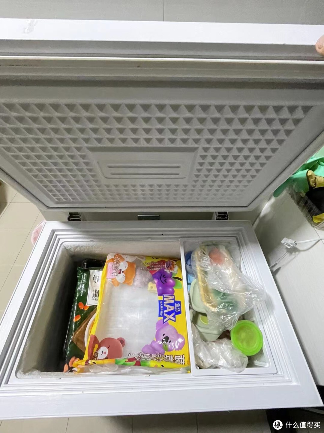 为食材提供了充足的储存空间 - 荣事达冰柜135L