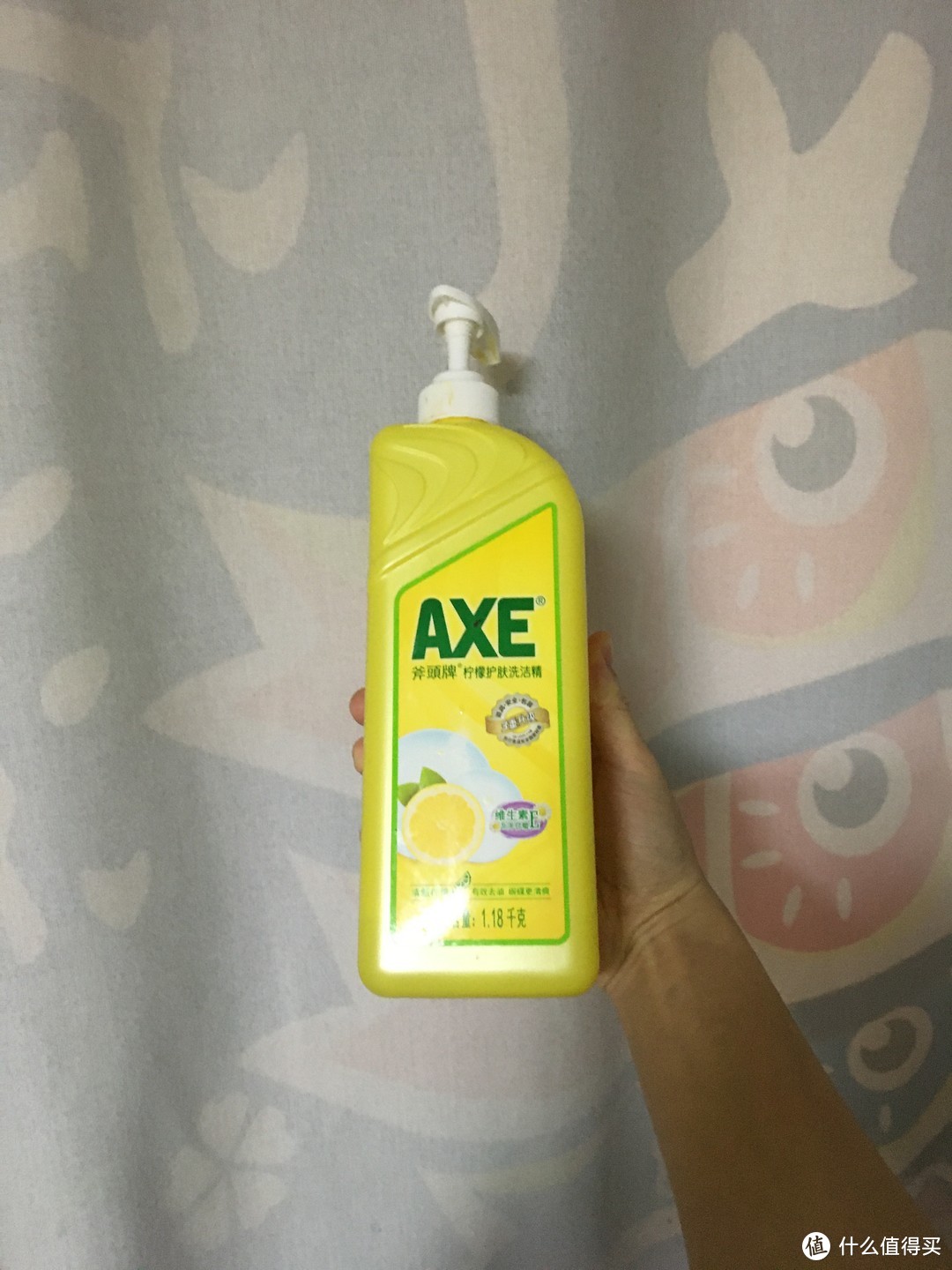斧头牌柠檬香型洗洁精好用不伤手。