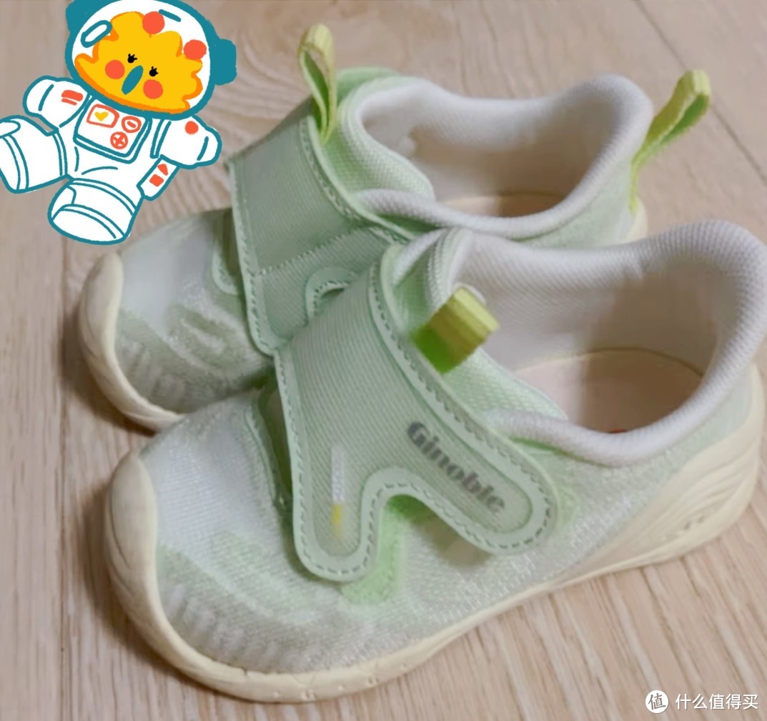 宝爸宝妈如何选购合适的婴儿鞋子