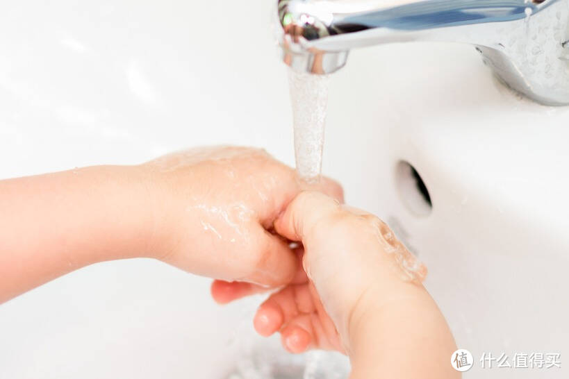 净安抑菌泡沫洗手液，带来健康安全防护！