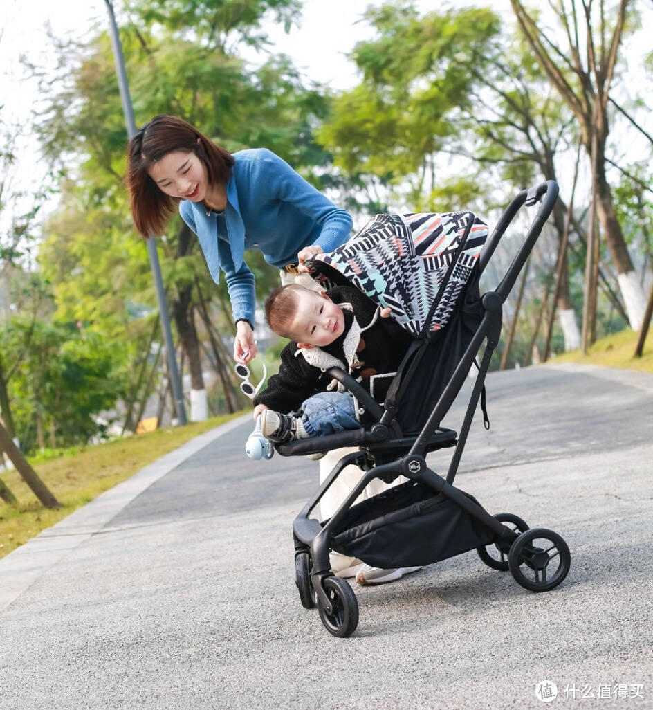 360度旋转婴儿车，宝宝的好伙伴，新手父母的守护