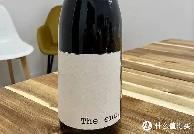 继钟薛高推出由AI主导生产设计的雪糕之后，AI葡萄酒也出现啦！